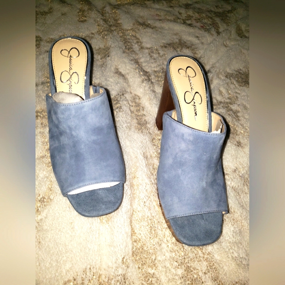 Brand new Jessica simpson